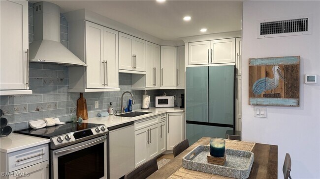 Building Photo - 780 10th Ave S