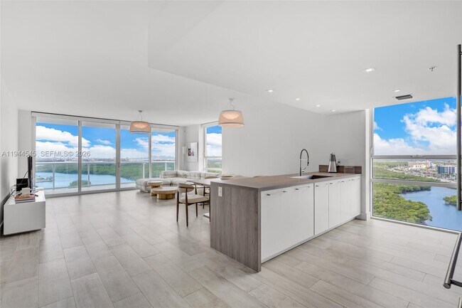 Building Photo - 400 Sunny Isles Blvd