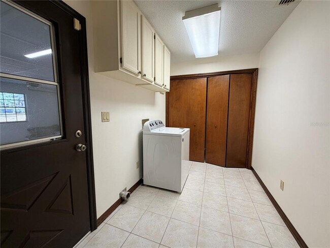 Building Photo - 35324 Blanton Rd