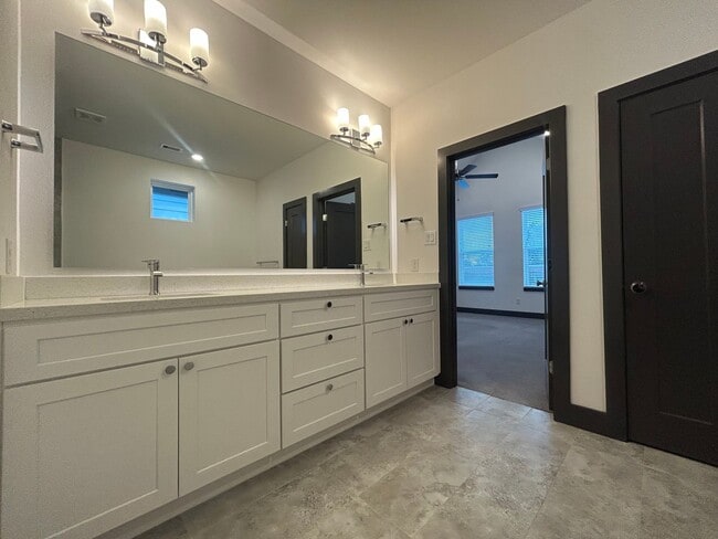 Building Photo - 4441 Whitney Oak Ln