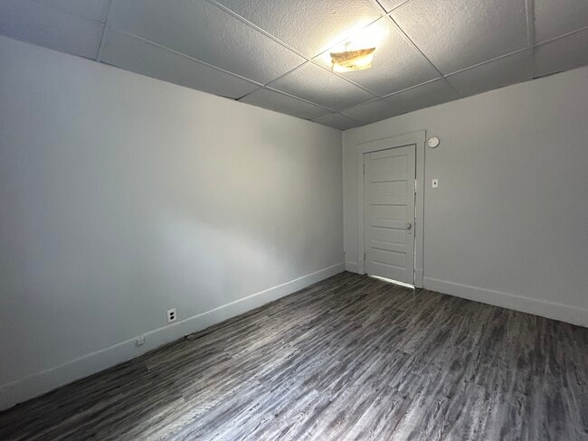 Building Photo - 35 Lake-