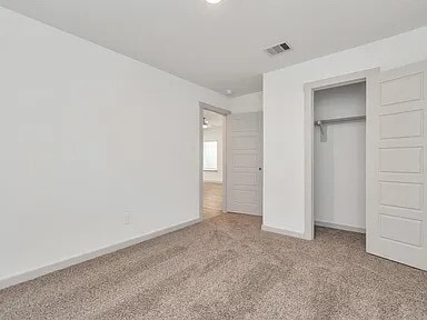 Building Photo - 12735 Ermine St