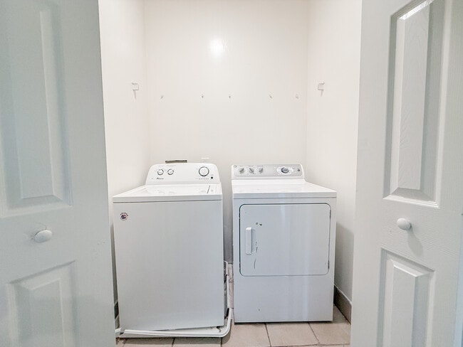 Building Photo - 2468 Spring St NW