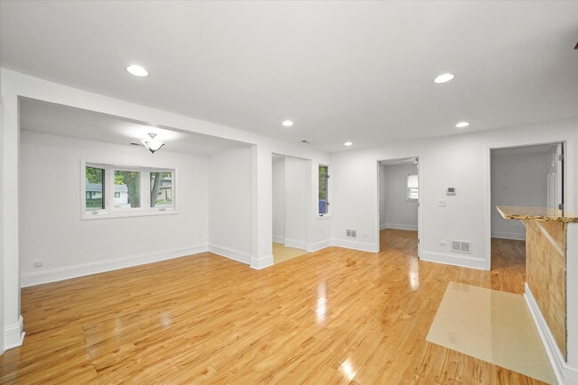 Building Photo - 3-bed / 2-bath Rental in Beach Park