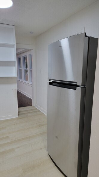 Building Photo - 6636 Tracy Ave