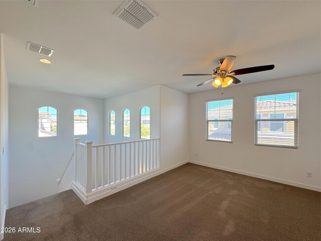 Building Photo - 9903 E Tillman Ave