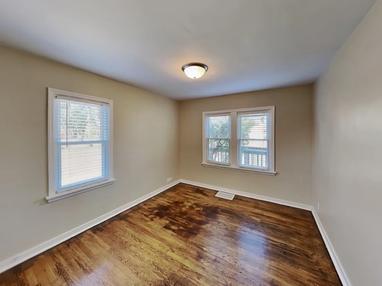 Building Photo - 7932 Long Ave