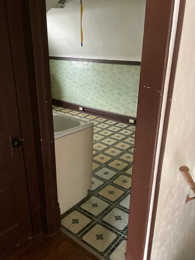 Building Photo - Chandler