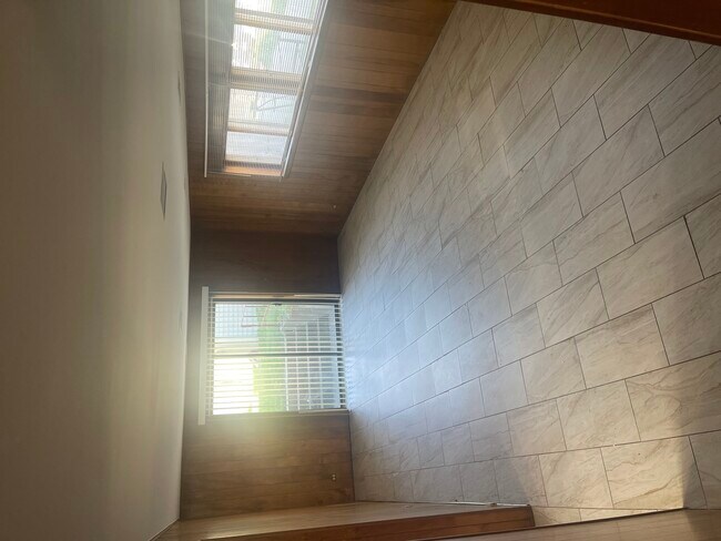 Building Photo - 8606 Crawford Ave