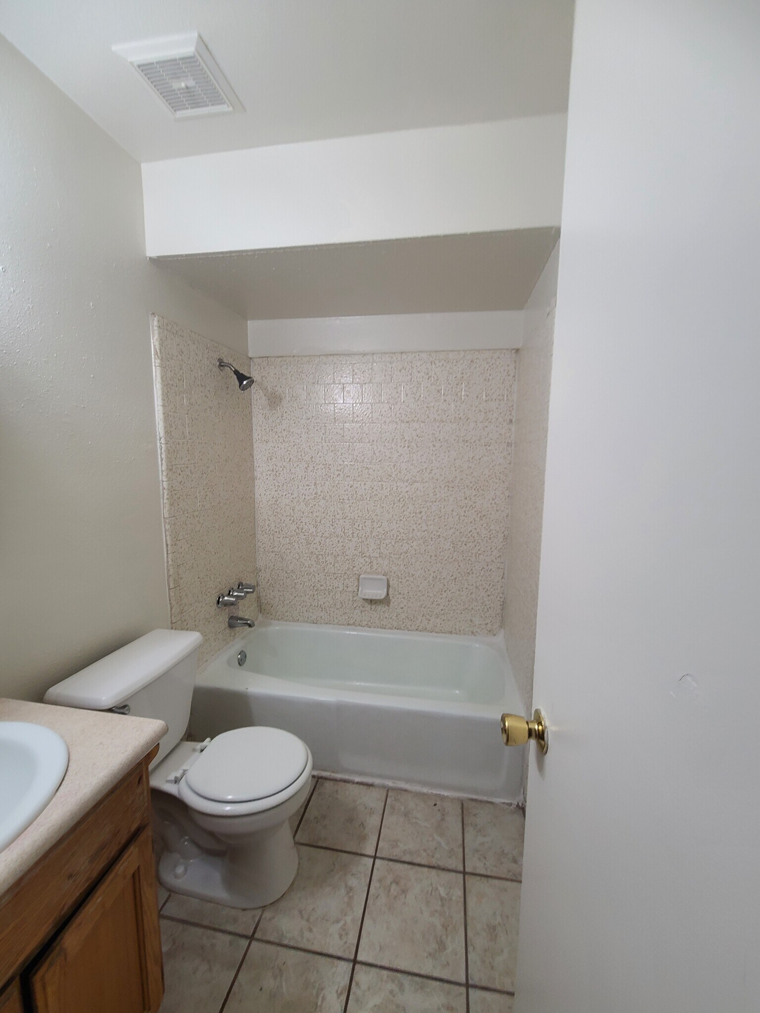 Building Photo - 1420 N Evergreen St