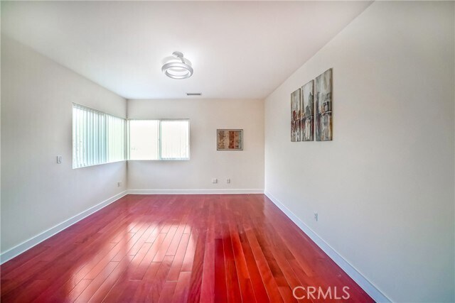 Building Photo - 5512 Leghorn Ave