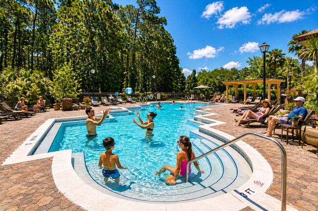 Building Photo - Gorgeous 2/2 Wood Floors Condo For Rent @ The Crest close to UCF and Valencia.