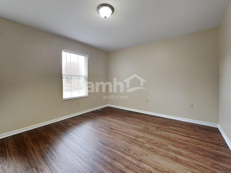 Building Photo - 6340 Deermeade Dr