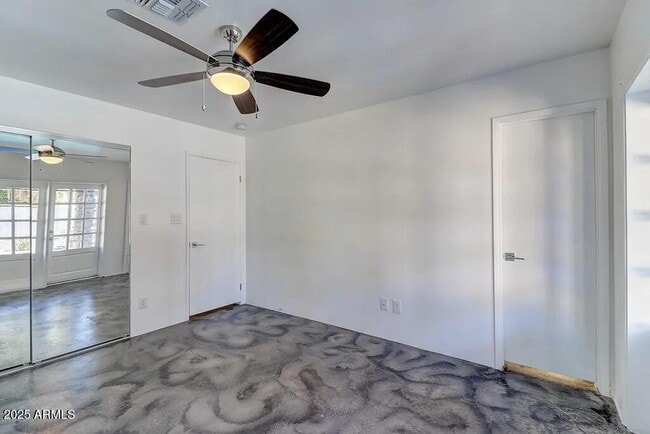 Building Photo - 8338 E Granada Rd