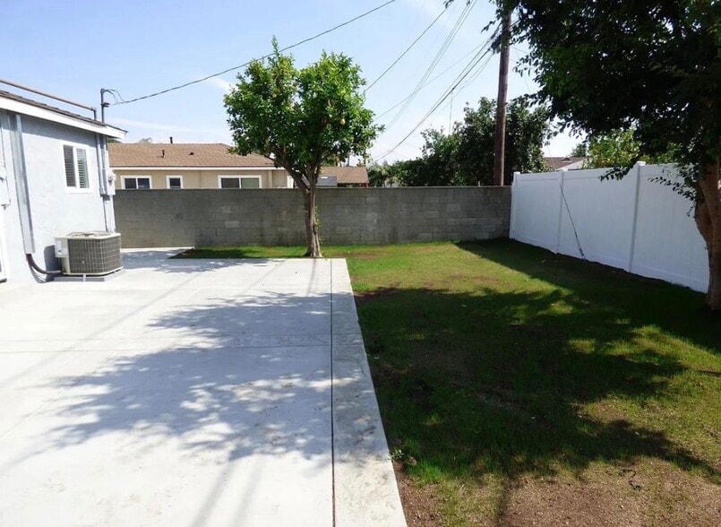 Building Photo - 12804 Concord Ave