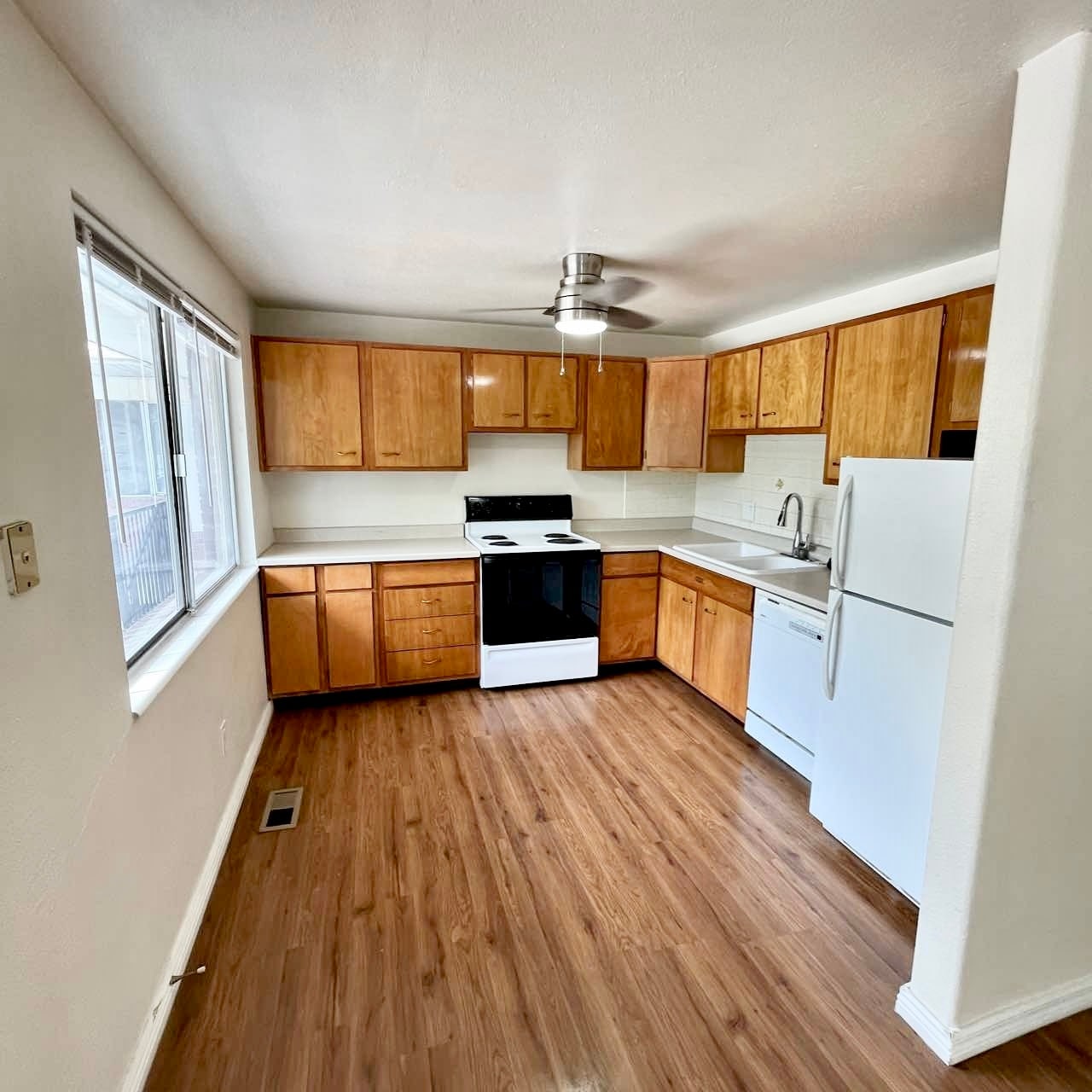 Building Photo - 771 Wall St