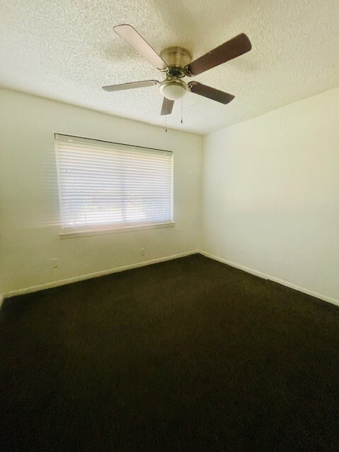 Building Photo - 12249 High Point Cir