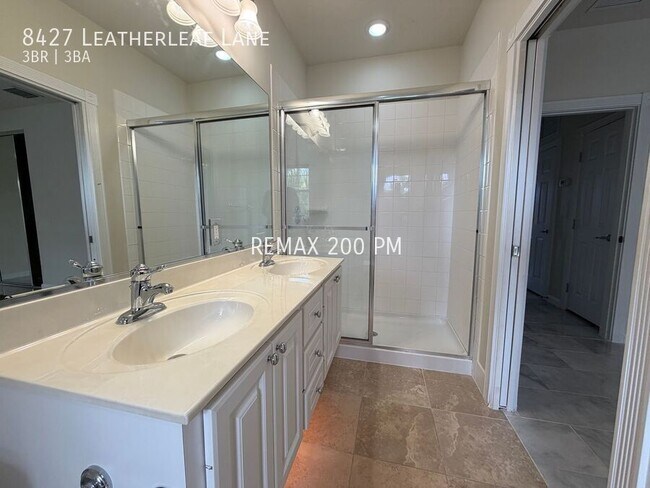 Building Photo - 8427 Leatherleaf Ln