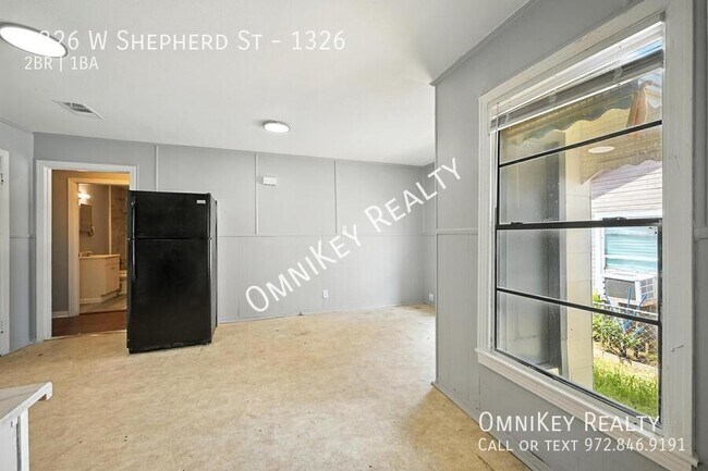 Building Photo - 1326 W Shepherd St
