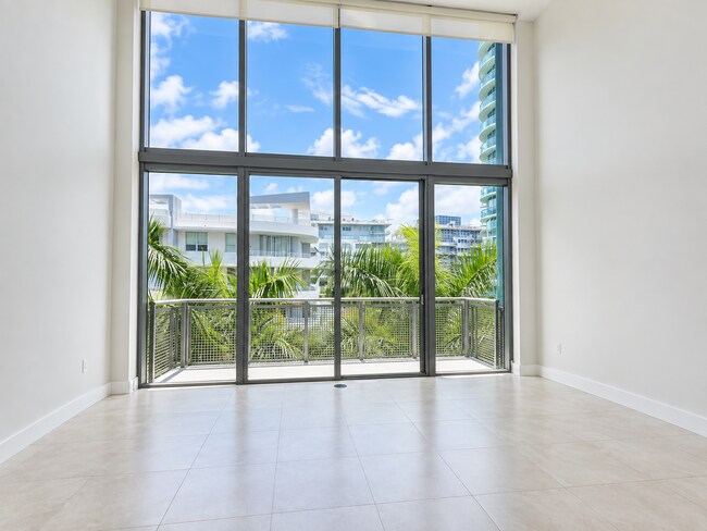 Building Photo - 6000 Collins Ave