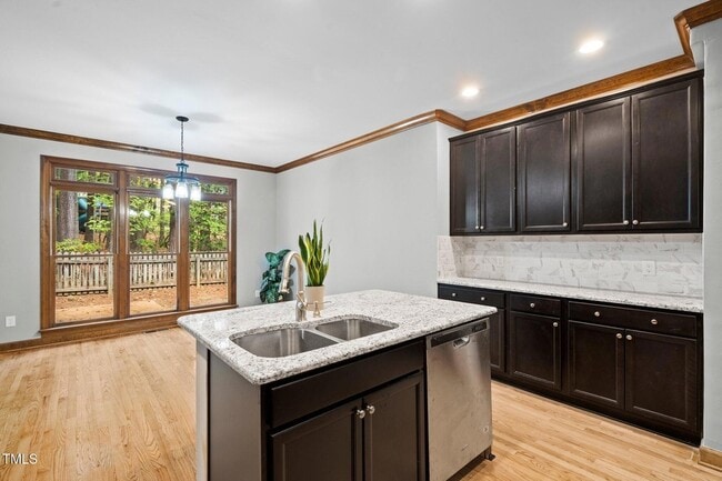 Building Photo - 1008 W Sterlington Pl
