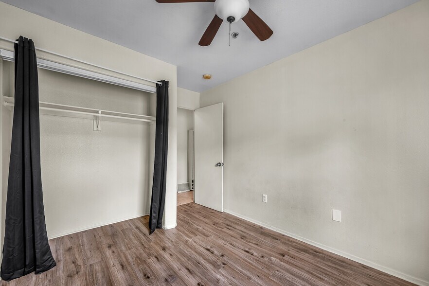 Building Photo - 5231 Huntington Dr N