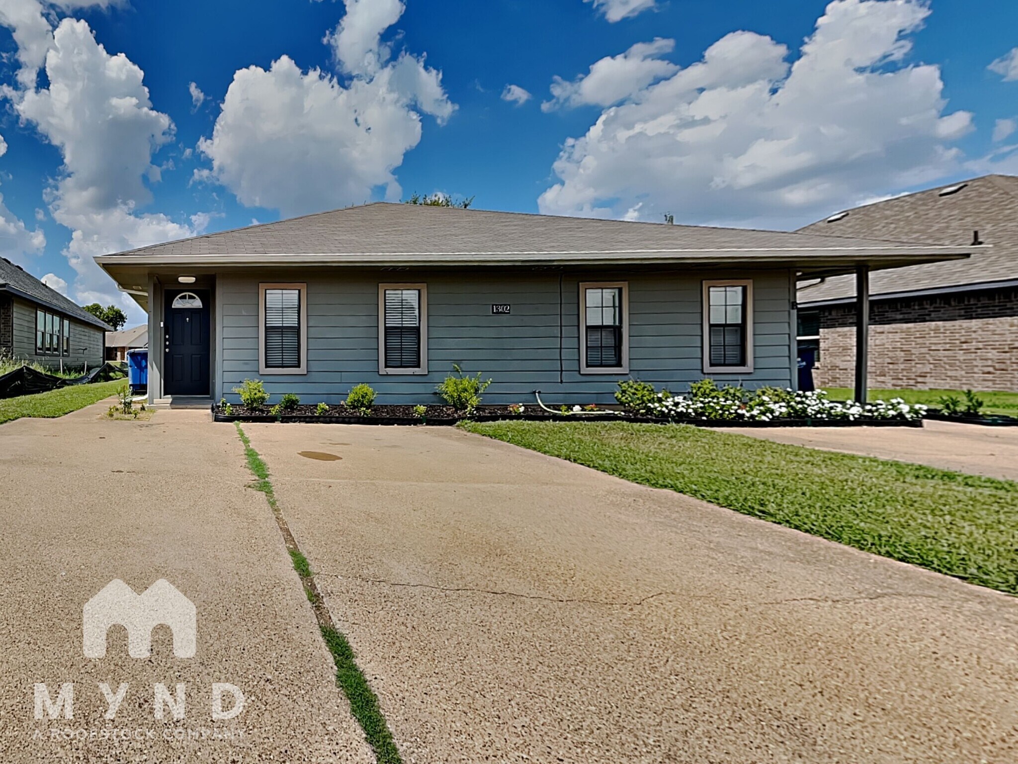 Building Photo - 1302 Cardinal Dr