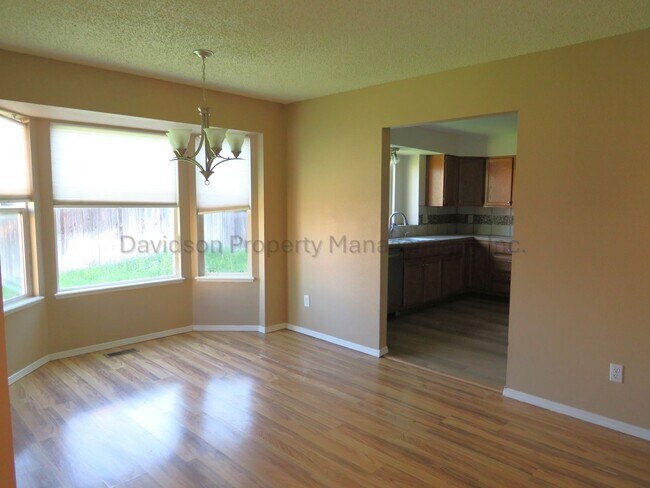 Building Photo - 3280 Richmond Dr