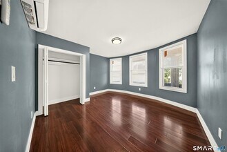 Building Photo - 357 Park Ave