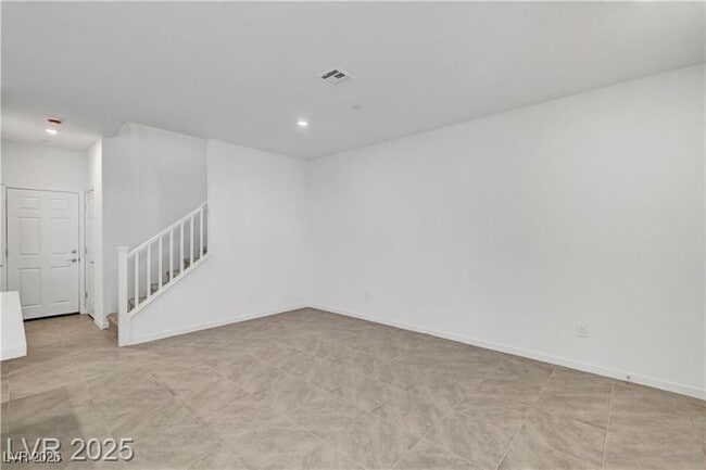 Building Photo - 1175 Heliodor Ave