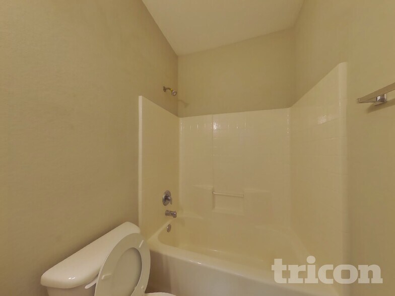 Building Photo - 3413 Fashion St