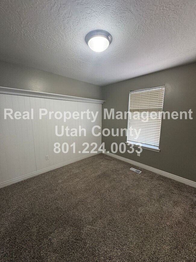 Building Photo - 1354 Dunmore Dr