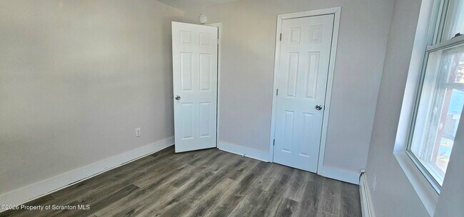 Building Photo - 315 Aswell Ct