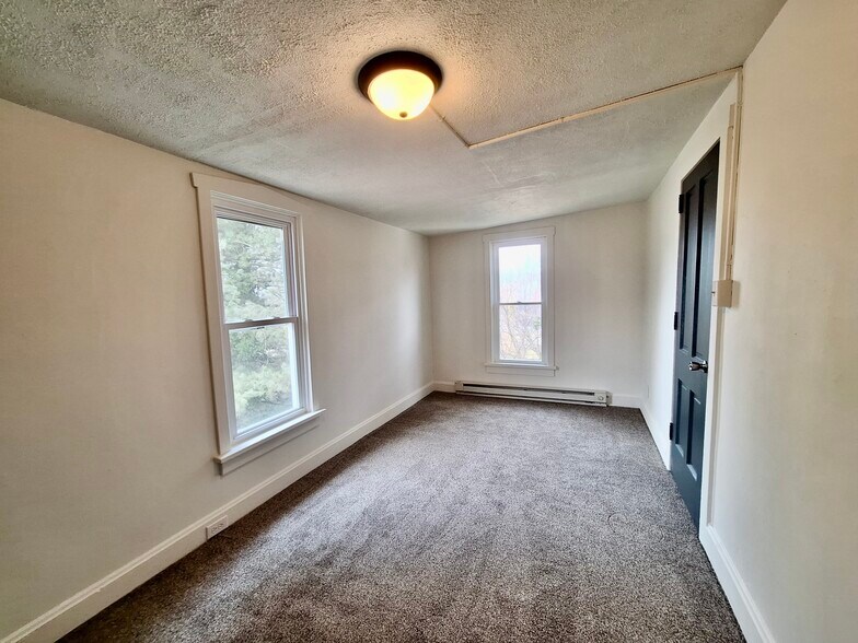 Building Photo - 258 S Spruce St