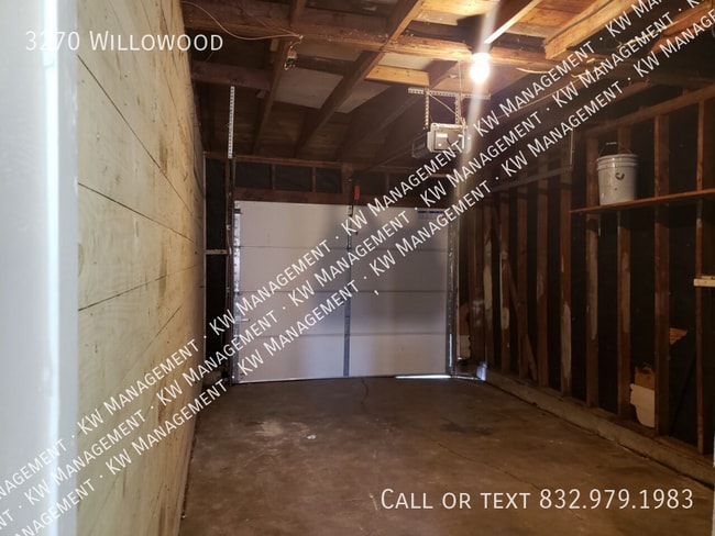 Building Photo - 3270 Willowood-