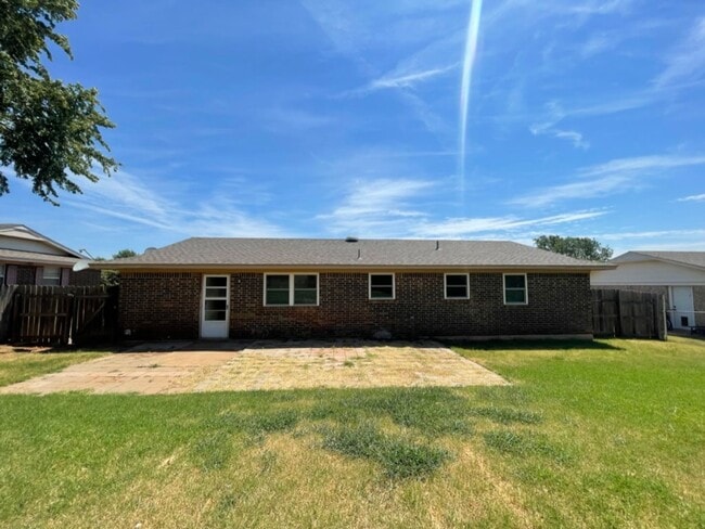 Building Photo - Single Family home Weatherford, OK