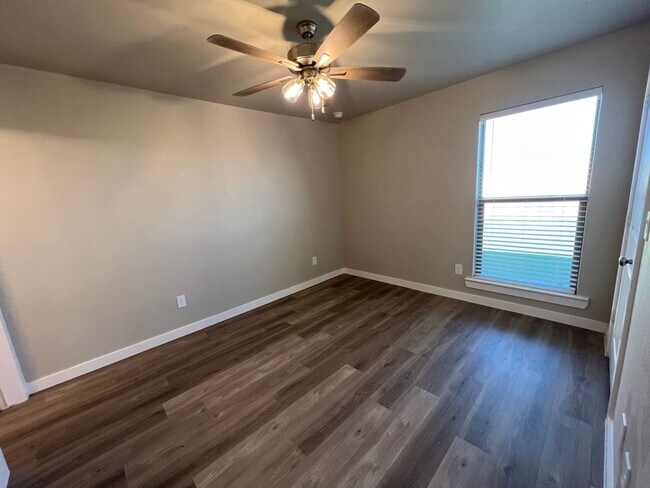 Building Photo - NEW 3 Bedroom In Harvest Development In Wo...