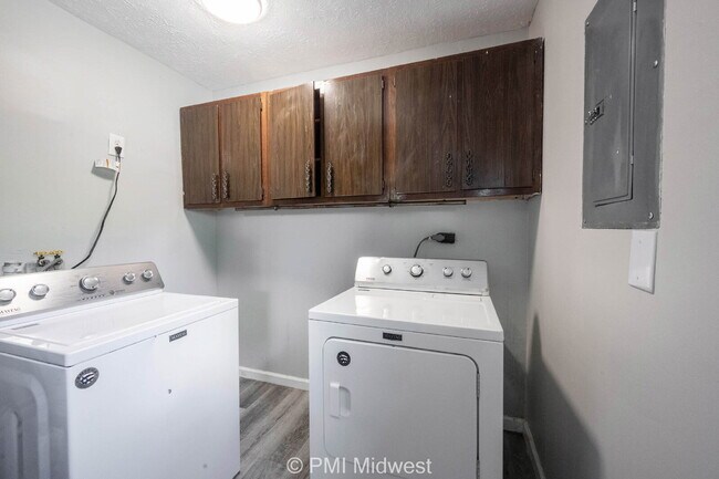 Building Photo - "Charming 3-Bed Home on Dubarry Road – Coz...