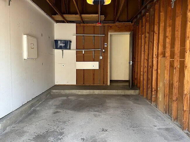 Building Photo - 278 Stonehill Ln