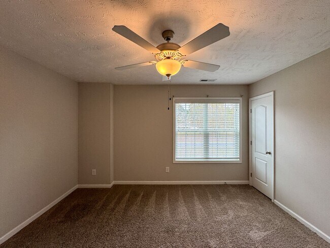 Building Photo - Well-Maintenance 4 Bed 2.5 Bath Hoke County Home