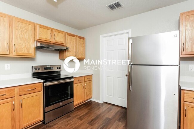 Building Photo - 3 Bedroom Pet-Friendly Home in San Antonio, TX with Main Street Renewal
