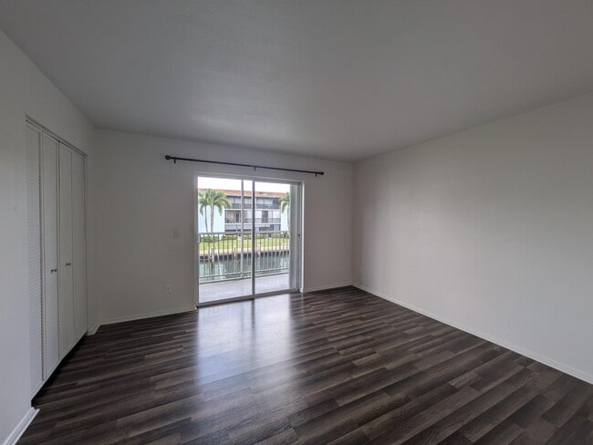 Building Photo - 131 Doolen Ct