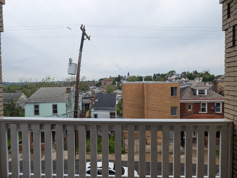 Building Photo - 134 Stamm Ave