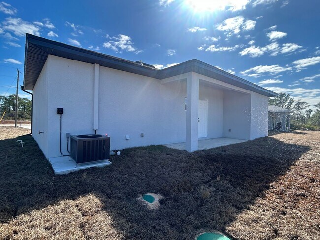 Building Photo - 3220 Lake June Blvd