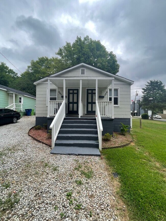 Building Photo - 1 Bedroom 1 Bathroom