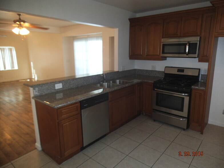 Building Photo - 6141 Marbrisa Ave