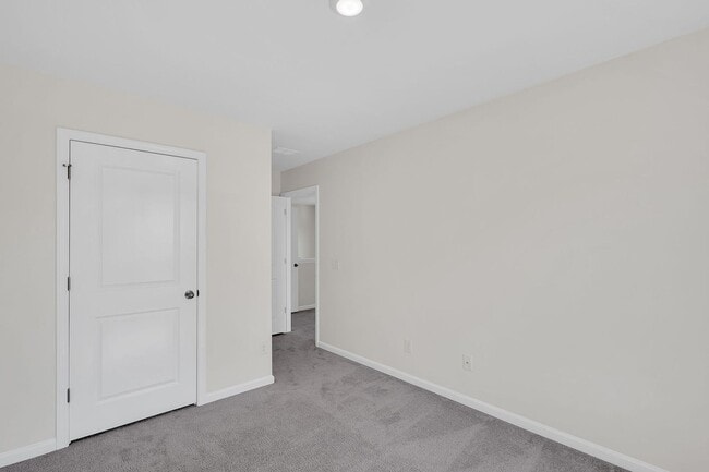 Building Photo - 4 Bedroom 3 Bath Home in Summerville!