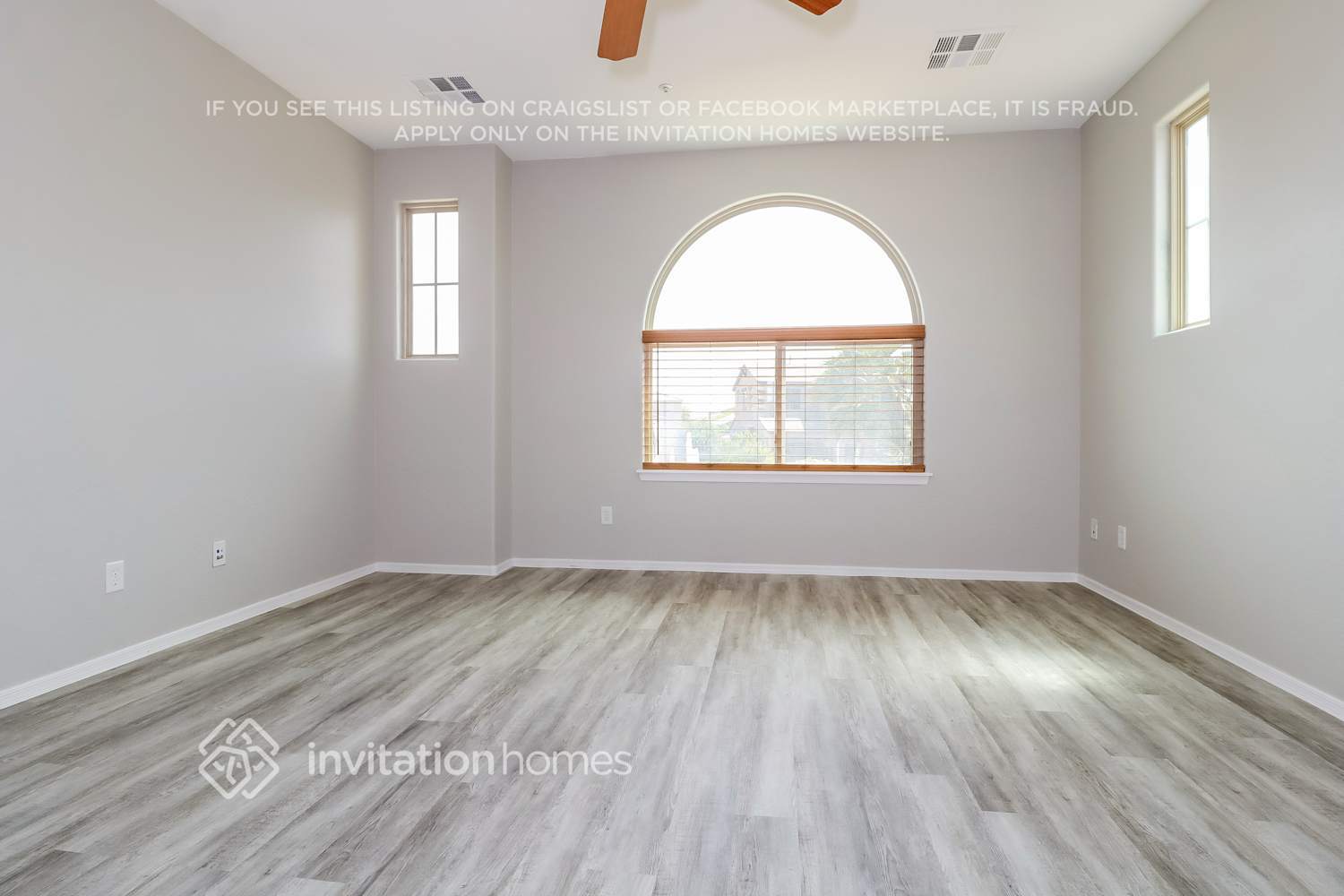 Building Photo - 13373 S 186th Dr