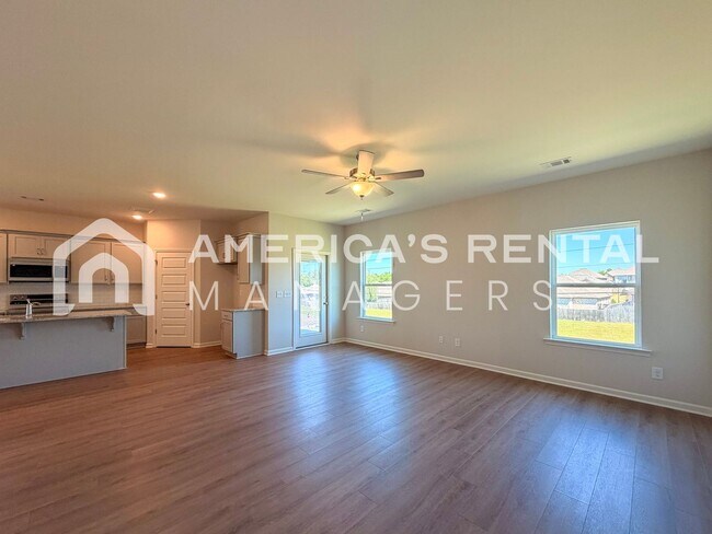 Building Photo - Modern Single Level Living at Havenridge!