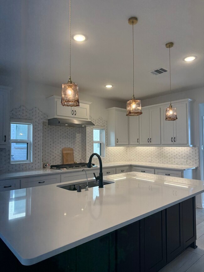 Building Photo - 2832 Fountain Park Dr